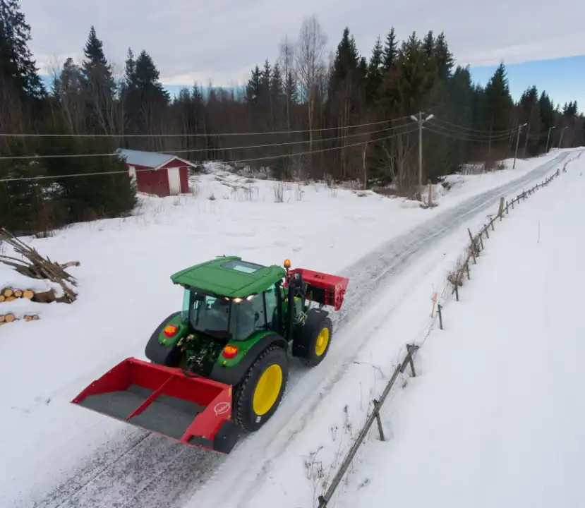 Sandspreder  frontmontert < 2500 mm